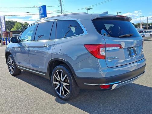 2022 Honda Pilot Touring 8-Passenger