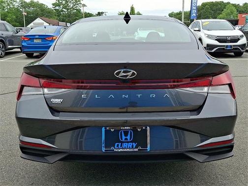 2023 Hyundai ELANTRA SE