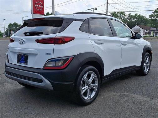 2022 Hyundai KONA SEL