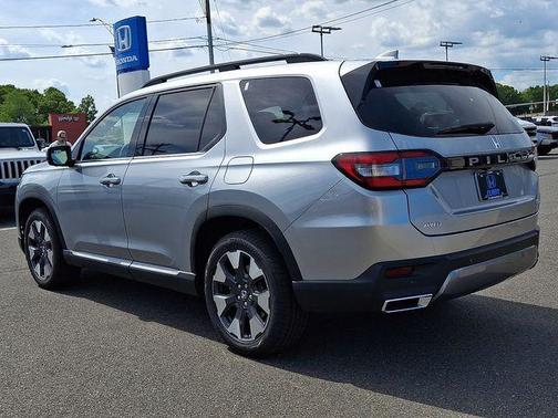 SOLAR_SILVER_M 2026 Honda Pilot Elite