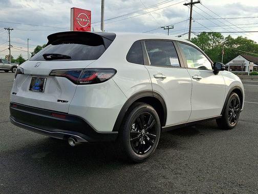 PLATINUM_WHITE_P 2026 Honda HR-V AWD Sport