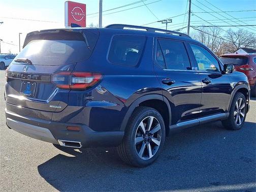 2025 Honda Pilot Touring 8-Passenger