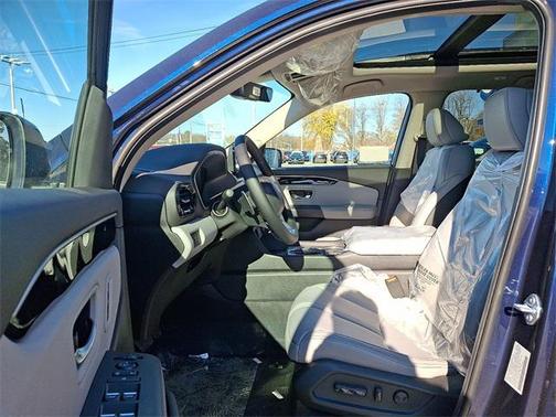 2025 Honda Pilot Touring 8-Passenger