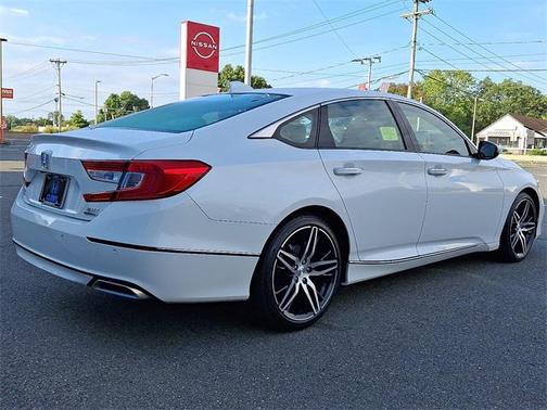2022 Honda Accord Touring 2.0T
