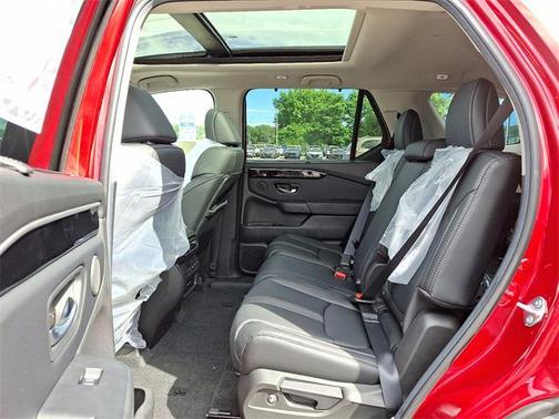 2025 Honda Pilot Touring 8-Passenger