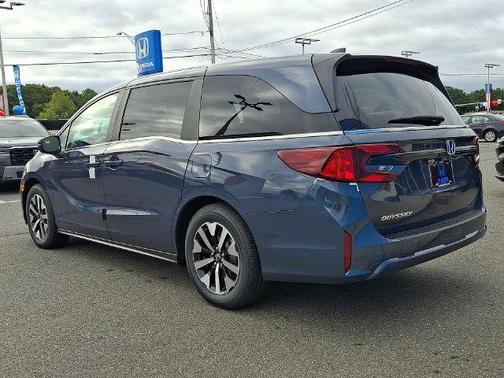 Blue Pearl 2027 Honda Odyssey EX-L