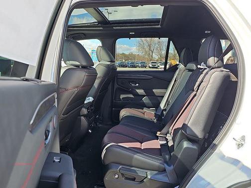 PLATINUM_WHITE_PEA 2026 Honda Pilot Black Edition