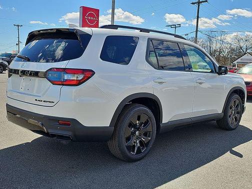 PLATINUM_WHITE_PEA 2026 Honda Pilot Black Edition