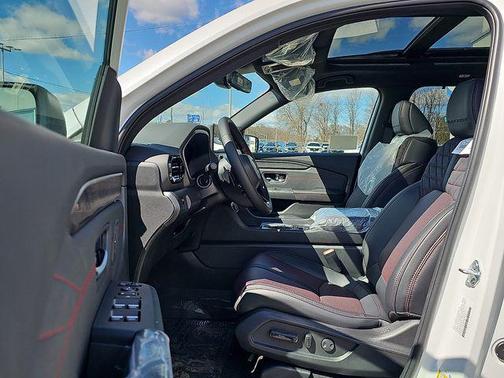 PLATINUM_WHITE_PEA 2026 Honda Pilot Black Edition