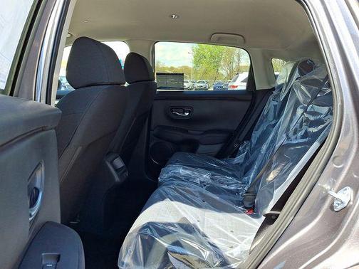 Crystal Black Pearl 2026 Honda HR-V LX