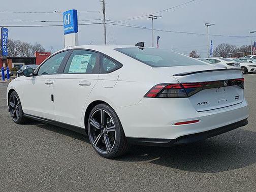 PLATINUM_WHITE_PEA 2026 Honda Accord Hybrid Sport