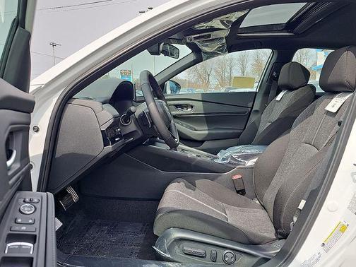 PLATINUM_WHITE_PEA 2026 Honda Accord Hybrid Sport