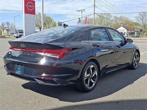 2022 Hyundai ELANTRA Limited