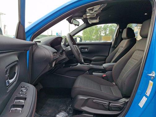 BOOST_BLUE_PEARL 2027 Honda HR-V Sport