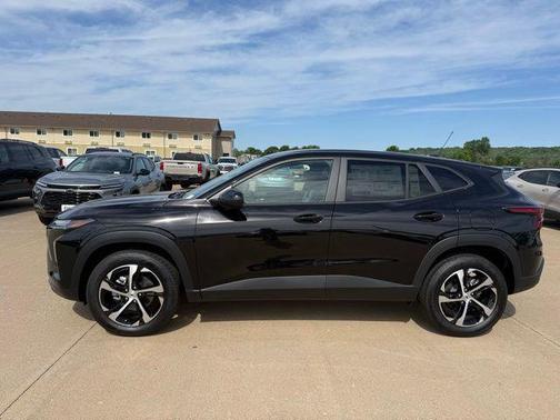 Mosaic Black Metallic 2026 Chevrolet Trax FWD 1RS