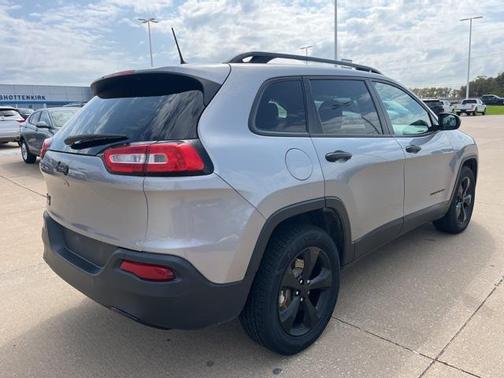 2016 Jeep Cherokee Altitude