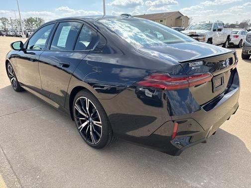 2025 BMW 550e xDrive