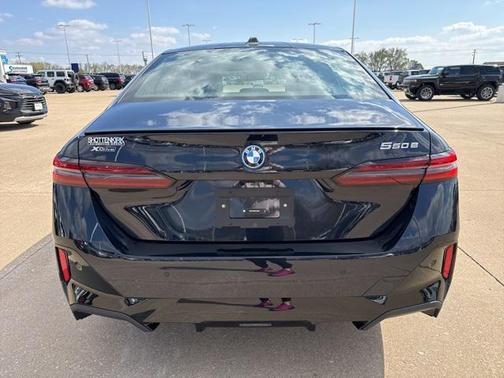 2025 BMW 550e xDrive