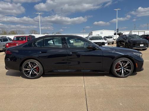 2025 BMW 550e xDrive
