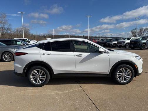 Summit White 2026 Buick Envista Preferred FWD