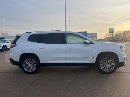 2025 GMC Acadia Denali
