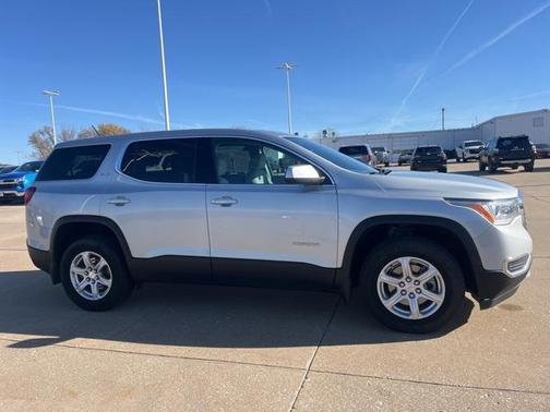 2017 GMC Acadia SLE-1