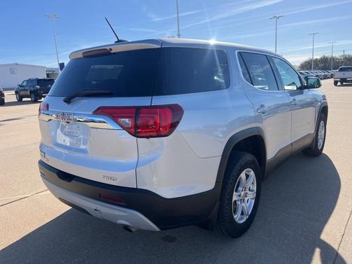 2017 GMC Acadia SLE-1