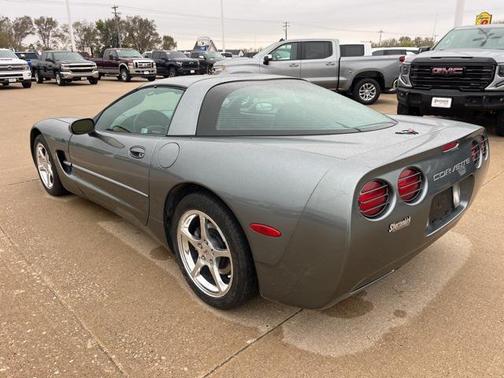 2004 Chevrolet Corvette Base