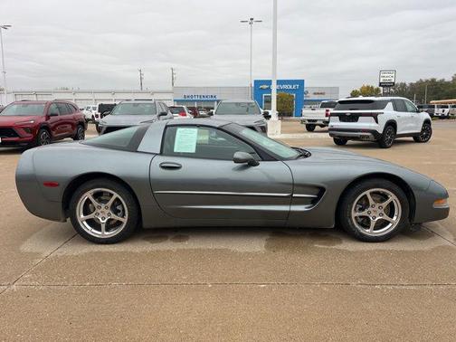 2004 Chevrolet Corvette Base