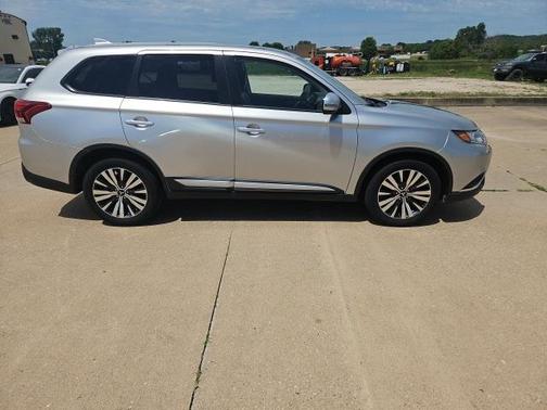 2019 Mitsubishi Outlander SE