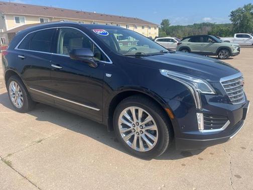 2017 Cadillac XT5 Platinum