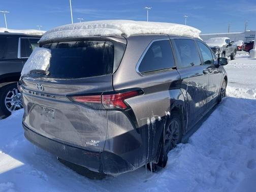 2021 Toyota Sienna XLE 7 Passenger