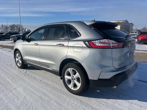2020 Ford Edge SE