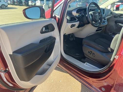 2021 Chrysler Pacifica Touring AWD