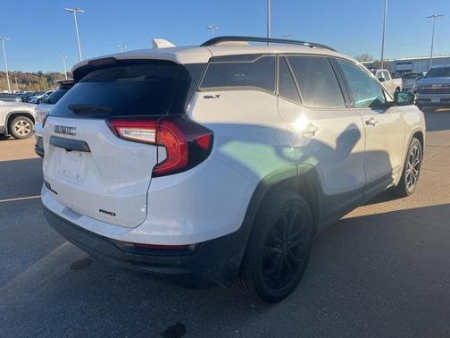 2022 GMC Terrain SLT