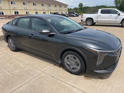 2025 Kia K4 LX