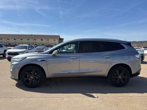 2024 Buick Enclave Essence FWD