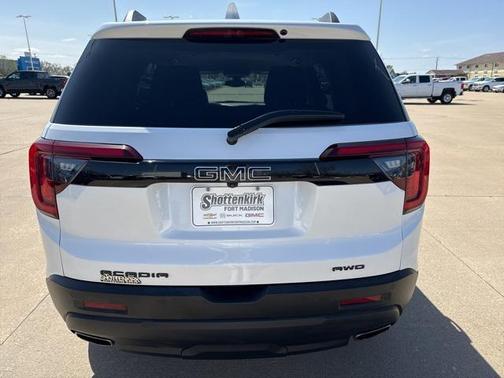 2023 GMC Acadia AWD SLT