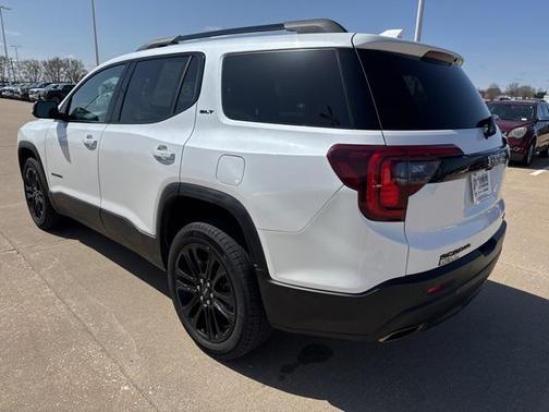 2023 GMC Acadia AWD SLT