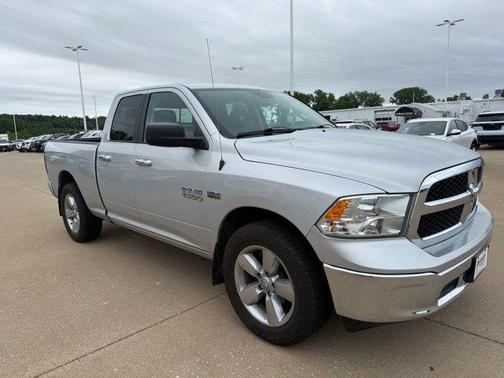 Bright Silver Metallic Clearcoat 2016 RAM 1500 SLT