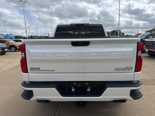 Iridescent Pearl Tricoat 2021 Chevrolet Silverado 1500 High Country