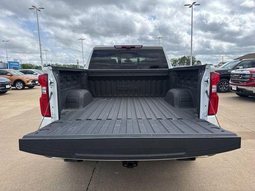 Iridescent Pearl Tricoat 2021 Chevrolet Silverado 1500 High Country