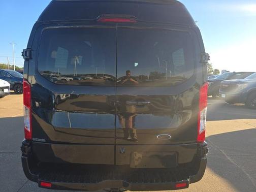 2017 Ford Transit-150 XLT