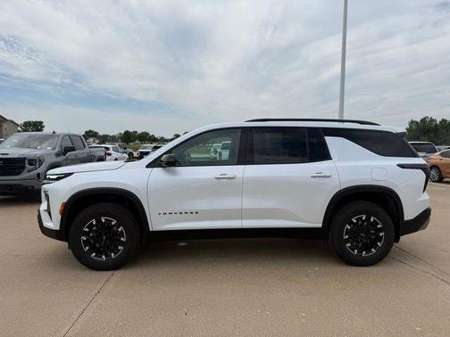 Iridescent Pearl Tricoat 2025 Chevrolet Traverse AWD Z71