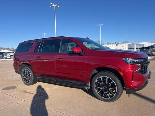 2023 Chevrolet Suburban RST