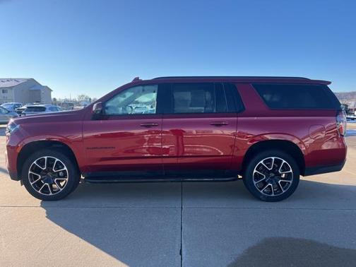 2023 Chevrolet Suburban RST