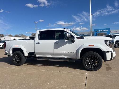 2024 GMC Sierra 2500 Denali
