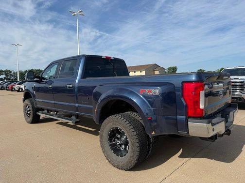 Blue Jeans Metallic 2017 Ford F-350 Lariat
