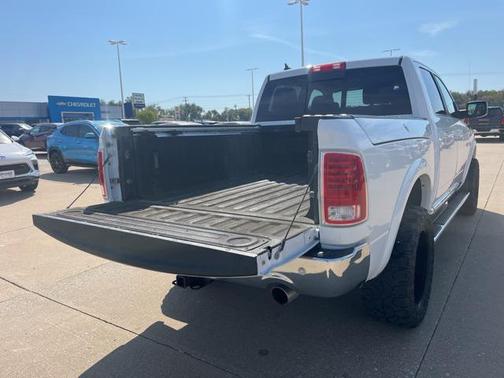 2017 RAM 1500 Limited Crew Cab 4x4 5'7' Box