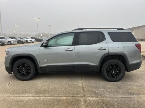 2023 GMC Acadia AWD AT4